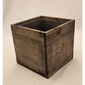 Rustic Woodland Planter Box with Plastic Insert - Abt. 7"X7"X7" - Opening 6X6"